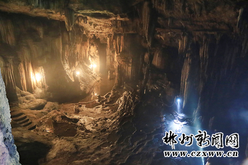 地质专家团考察临武龙洞