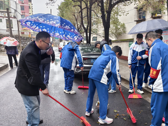 未成年人思想道德教育｜小志愿者开展学雷锋志愿服务活动