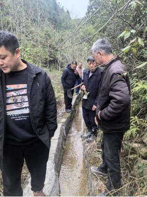 把服务送到群众心坎上 中国人寿郴州分公司助力寒口村备春耕